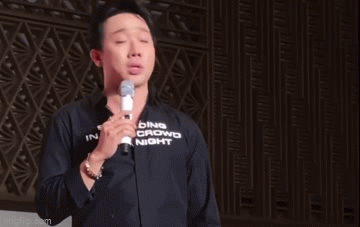 Trấn Thành khóc nghẹn tại lễ mừng 'Bố già' đạt 300 tỷ: 'Giờ người ta gọi tôi là cáo già'