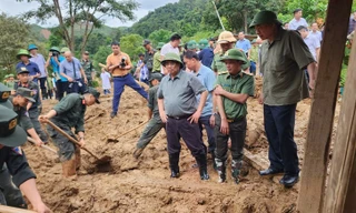Thủ tướng tới điểm nóng mưa lũ Điện Biên, trực tiếp chỉ đạo khắc phục hậu quả 