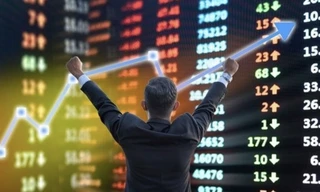 Chứng khoán sôi sục, VN-Index liên tiếp phá đỉnh 