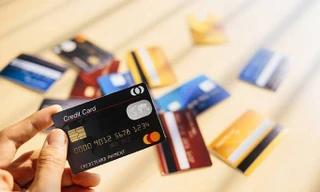 Cảnh báo rủi ro 'bẫy nợ’ vay thẻ tín dụng