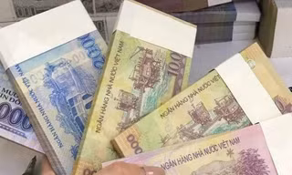 Rầm rộ đổi tiền lì xì Tết 