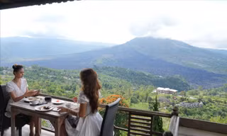 Đến 'đảo thiên đường' uống cafe trên đỉnh núi lửa 28.000 năm 