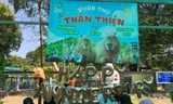 Giới trẻ rủ nhau đến Thảo Cầm Viên mừng kỷ niệm một năm Capybara "debut"