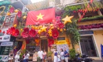 Thủ đô Hà Nội bừng sắc đỏ chào đón ngày lễ lớn của dân tộc