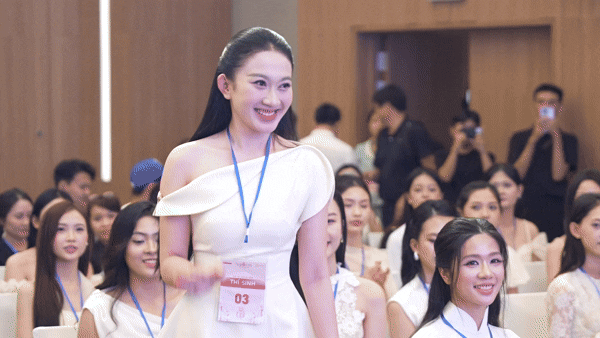 Vỡ òa khoảnh khắc gọi tên 21 thí sinh vào Chung khảo Hoa hậu Việt Nam 2026