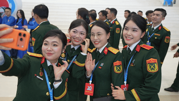 Không khí sôi nổi lan tỏa ngày khai mạc Đại hội Đoàn toàn quốc lần thứ XIII