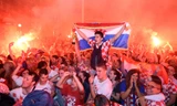 CĐV Croatia vui mừng khi đội nhà vào chung kết World Cup 2018.