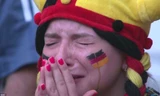 CĐV tuyển Đức khóc ngất khi đội nhà bị loại ê chề khỏi World Cup