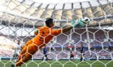 Thủ môn Nhật Bản tái hiện pha cứu thua thần thánh ở World Cup