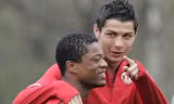 Vì sao huyền thoại M.U sợ đến già, không dám đến nhà Ronaldo?