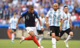 Với việc ghi 2 bàn thắng và có 1 pha kiến tạo thành bàn, Mbappe đã góp công lớn giúp ĐT Pháp giành vé vào vòng tứ kết World Cup 2018.