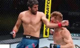 Beneil Dariush ra đòn hạ knock-out đối thủ.