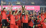 Quế Ngọc Hải cùng các đồng đội ăn mừng ngôi vô địch AFF Cup 2018