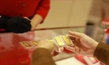 Giá vàng quay đầu giảm, rung lắc quanh mốc 69 triệu đồng/lượng 