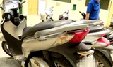Thiếu nữ bị bắt khẩn cấp vì trộm môtô