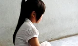 Nữ sinh 15 tuổi bị cha nuôi hãm hiếp, có thai 7 tháng