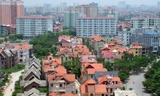 Hà Nội sẽ mạnh tay với những chủ đầu tư không nộp hồ sơ cấp sổ đỏ cho các hộ dân. Ảnh IT