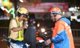Bị đo nồng độ cồn, nam shipper bỏ xe máy và nghỉ việc
