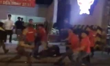 Diễn biến vụ hỗn chiến được người đi đường quay lại, chia sẻ trên mạng xã hội. Ảnh: cắt từ clip