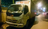 Chiếc xe tải được dán nhãn "Xe thư báo" nhằm qua mặt lực lượng chức năng