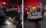 Xe cứu thương biến dạng sau khi va chạm với xe máy, 2 người tử vong