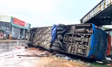 Lật xe khách ở Đắk Lắk, ba người tử vong