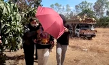 Xót xa cảnh nhà chú rể làm đám tang, nhà cô dâu đãi tiệc cưới