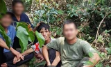 4 người dân ở Bình Định mưu trí, dũng cảm tiếp cận giúp công an bắt nghi phạm giết người tình đang bị truy nã đặc biệt khi đang lẩn trốn trong rừng sâu
