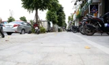Quận Thanh Xuân (Hà Nội) đang cải tạo tuyến phố Nguyễn Trãi, trong đó hạng mục vỉa hè với chiều dài trên ba km được lát đá (màu ghi và xám) tự nhiên toàn bộ