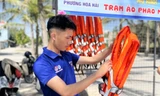 Trạm áo phao miễn phí trên biển Đà Nẵng