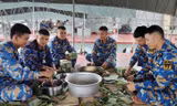 Ấm áp Tết đầu xa nhà của các chiến sĩ hải quân