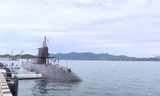 Lần đầu tiên àu ngầm JS Kuroshio của Nhật Bản cập cảnh Cam Ranh, Việt Nam. Ảnh: KTV
