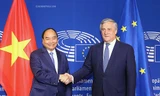 Thủ tướng Nguyễn Xuân Phúc hội kiến với Chủ tịch Nghị viện châu Âu Antonio Tajani. Ảnh:VGP