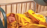  Bé gái sơ sinh còn nguyên dây rốn bị bỏ rơi trên tàu SE1