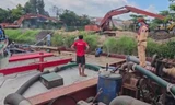 Liên tiếp bắt giữ tàu hút, chở cát lậu ở Vĩnh Long