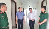 Chủ tịch TP. Cần Thơ kiểm tra thực tế nơi dự kiến cho cán bộ về ở sau sáp nhập