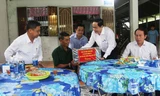 Phó Chủ tịch Thường trực Quốc hội thăm, tặng quà gia đình chính sách tại Hậu Giang