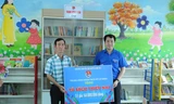 Trao nhà nhân ái, tặng tủ sách thiếu nhi tại Cà Mau