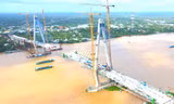 Cận cảnh cầu 'nghìn tỷ' vượt sông Tiền trước ngày hợp long
