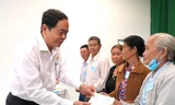 Phó Chủ tịch Thường trực Quốc hội tặng quà Tết tại Hậu Giang, Cần Thơ