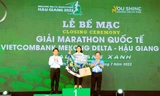 Nữ vận động viên lập kỷ lục mới tại giải Mekong Delta Marathon Hậu Giang