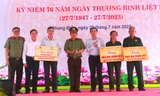 Nhiều phần quà ý nghĩa tri ân gia đình có công ở Cần Thơ, Hậu Giang