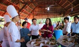 Xác lập kỷ lục Việt Nam về 122 món ăn từ tôm, muối Bạc Liêu
