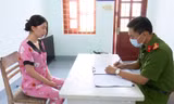 Cô gái trẻ bị bắt vì dùng dao cạo chân mày gây thương tích cho tình địch 