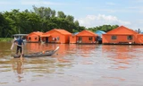 Làng bè đa sắc màu độc đáo trên sông Châu Đốc