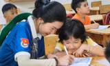 Chiến sĩ tình nguyện tạo sân chơi cho trẻ em An Giang