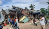 Mưa dông làm sập, tốc mái hàng trăm căn nhà ở An Giang