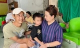Vụ cháu bé 4 tuổi bị ném xuống sông: 'Cứu con, đừng bỏ con chú ơi!'