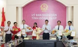 Đồng Tháp trao quyết định về công tác cán bộ