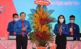 tặng hoa chúc mừng đại hội